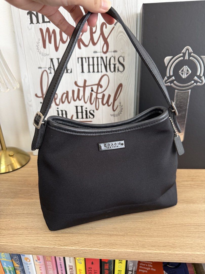 COACH NEOPRENE HANDBAG (Category: Luxury Bags & Wallets) located in San Pedro. Submitted by chrizzellebernardino (Listing ID 1464086357, Image 2). Description: 100% guaranteed authentic Japan sourced.