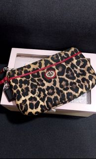 (Category: ) located in . Submitted by fashion.bliss (Listing ID 1463990594, Image 1). Description: .
