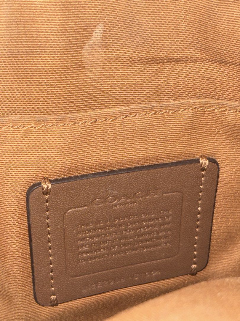 COACH sling bag (Category: Sling Bags) located in Rizal. Submitted by prelovedbykristel (Listing ID 1464090588, Image 3). Description: - MOP : BDO / gcash - MOD : lalamove ❌ no refund! :) .