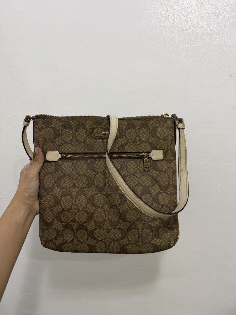 COACH sling bag (Category: Sling Bags) located in Rizal. Submitted by prelovedbykristel (Listing ID 1464090588, Image 1). Description: - MOP : BDO / gcash - MOD : lalamove ❌ no refund! :) .