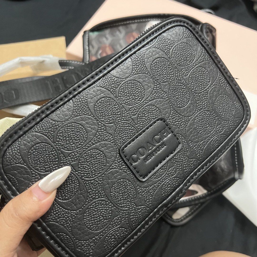 Coach sling bag with box (Category: Sling Bags) located in Caloocan City. Submitted by urbanpouch (Listing ID 1464034353, Image 2). Description: brand new with box.