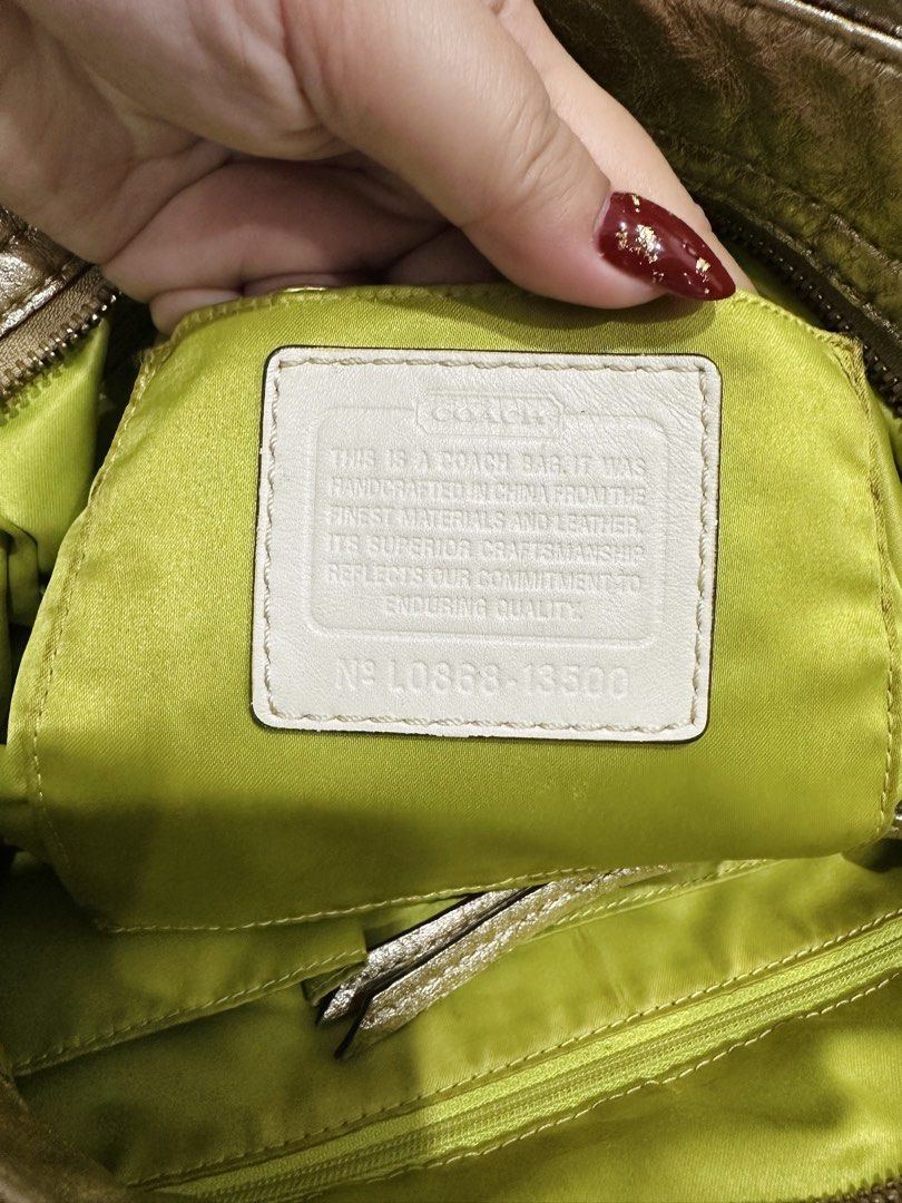 coachh zoe Large hobo canvas (Category: Looking For) located in Rizal. Submitted by raining_bags (Listing ID 1464069282, Image 2). Description: No rubs malinis makinis authentic 💯.