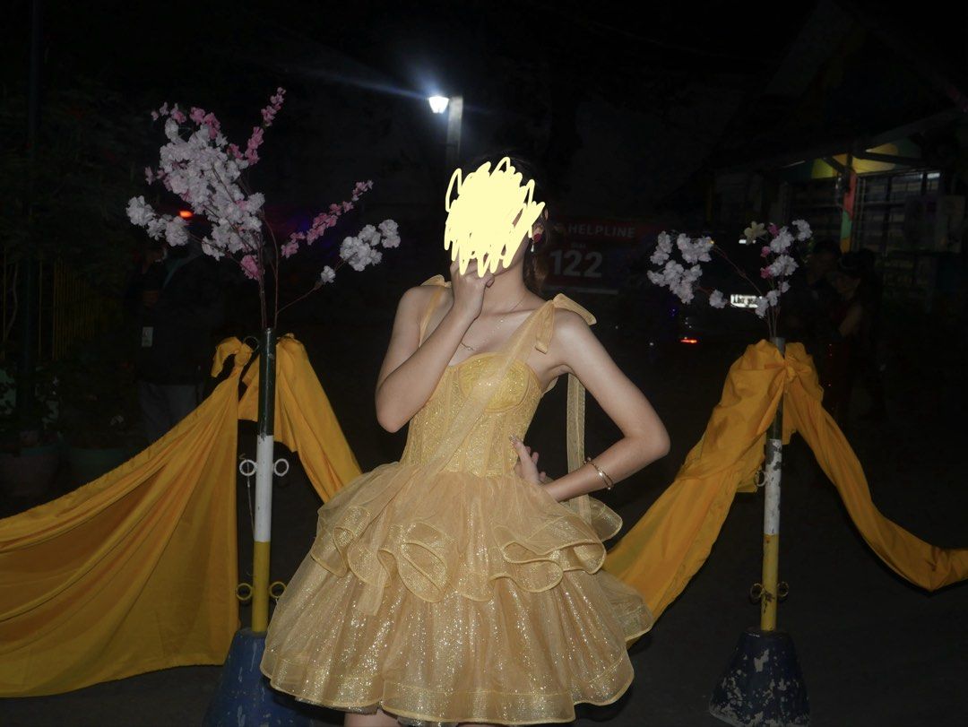 Cocktail Dress/Gown (Category: Evening dresses & gowns) located in Quezon City. Submitted by loving.lie (Listing ID 1464086153, Image 1). Description: Gold Cocktail Dress that fits xs-s (petite po yung owner).