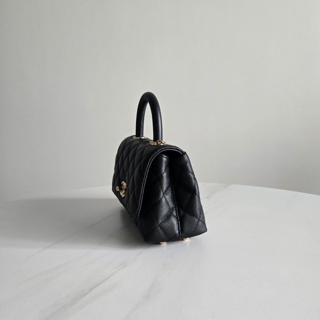Coco Chanel Mini (Category: Luxury Bags & Wallets) located in Paranaque City. Submitted by dclutterqueen (Listing ID 1463947225, Image 3). Description: Mini Coco Chanel bag 💯 Genuine Leather in Black Caviar 🌸 Comes with shoulder strap and dustbag 🇯🇵Acquired preloved from Japan 👜 Measures approximately 7 x 4.5 inches.