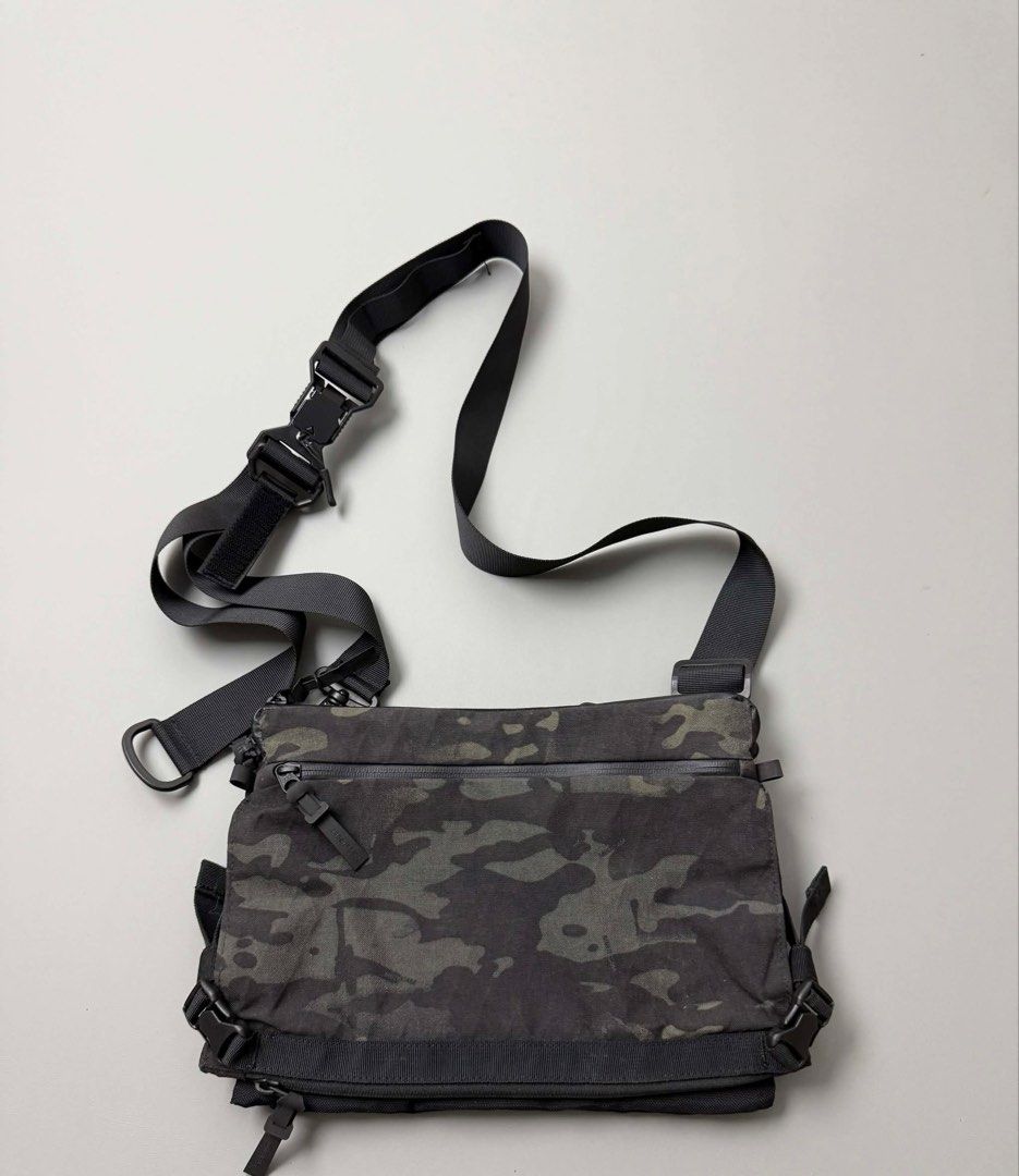 CODE OF BELL (Category: Sling Bags) located in Guagua. Submitted by sweetboyy (Listing ID 1464057841, Image 1). Description: CODE OF BELL ANNEX LINER SACOCHE MULTICAM BLACK CAMOUFLAGE.
