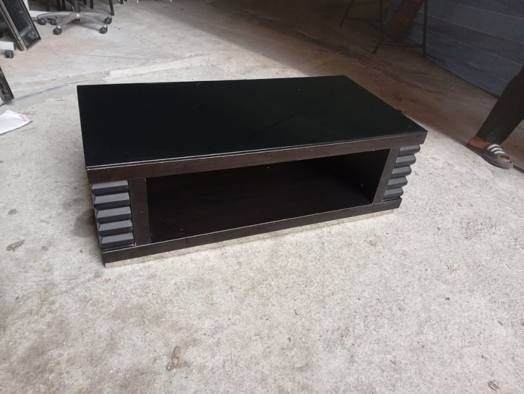 Coffee Table (Category: Other Home Furniture) located in Petaling Jaya. Submitted by nm016648427690 (Listing ID 1464079523, Image 3). Description: Coffee Table Size: W,60.cm,L,120.cm,H,40.cm RM-280 Code :TC-032 Stock Available : 1 Condition : Goods ** (ABOVE PRICE DOES NOT INCLUDE DELIVERY & INSTALLATION) ** We are specialist in BUY or SELL New/Used Home Furniture or Office Equipment [ Perabot Kita Furniture ] Address: L1-03 times 89 Jalan 8A/133