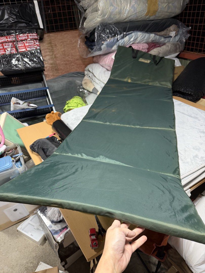 COLEMAN PORTABLE MAT (Category: Outdoor Furniture) located in Sablan. Submitted by gongonshelley12 (Listing ID 1464049824, Image 3). Description: COLEMAN MAT 200cm X 60cm X 2cm PORTABLE; maganda baunin eto sa mga camping GOODS NA GOODS PO ETO.