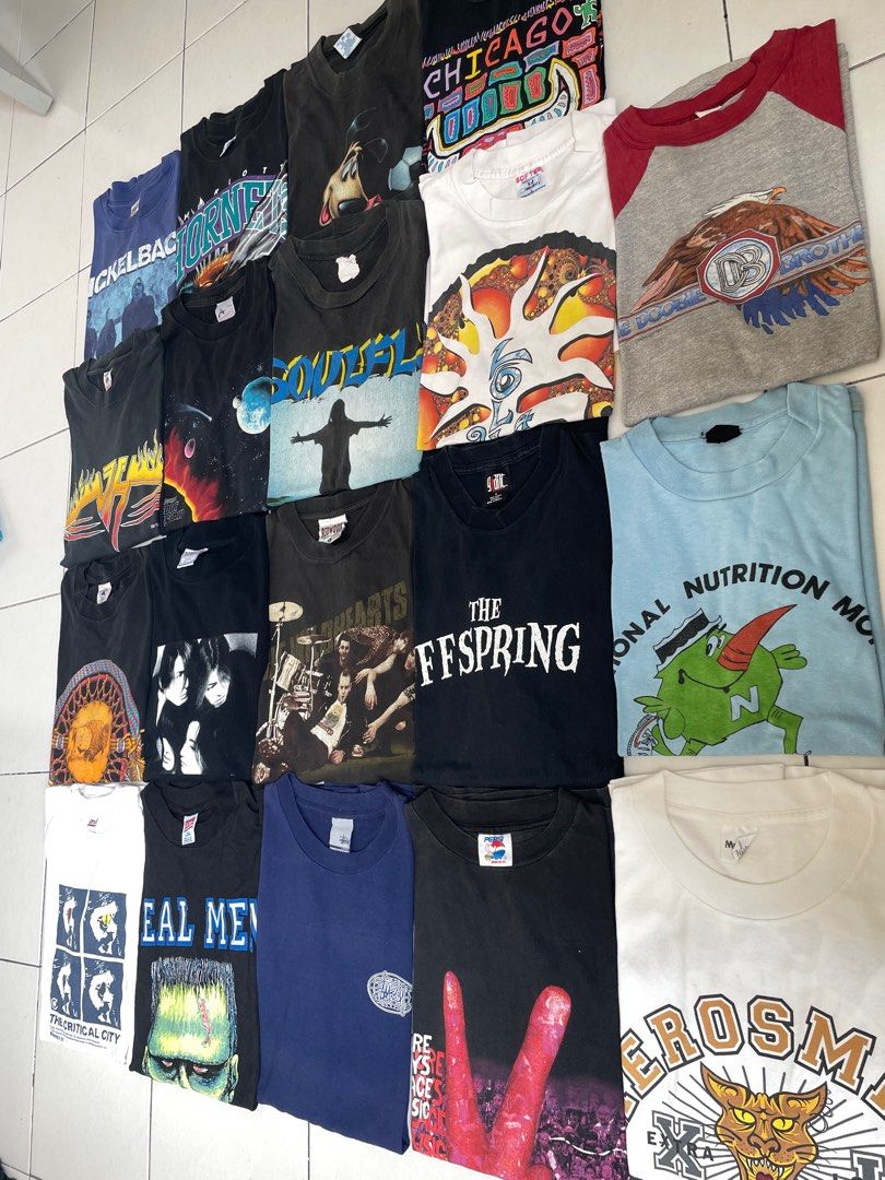 COMBO ONLY (Category: Tshirts & Polo Shirts) located in Johor Bahru. Submitted by thrift.bpj (Listing ID 1463953349, Image 2). Description: Saiz M dan L Sehelai saiz s.