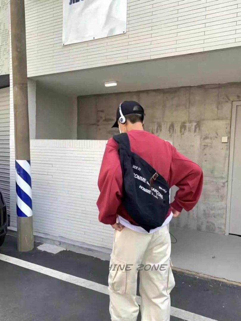 COMME des GARÇONS hobo bag (Category: Sling Bags) located in Manila. Submitted by enzoalfons77688 (Listing ID 1464059379, Image 2). Description: bought it from ig used it less than 5x rfs: not using it anymore feel free to message me and ask for more pics.