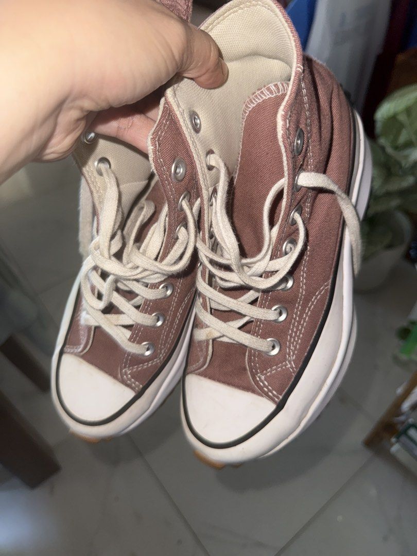 converse (Category: Sneakers) located in Rizal. Submitted by vargas.cel (Listing ID 1463946347, Image 3). Description: selling 2200 only bought it regular price 4800 almost new hinde pudpod ilang beses lng nasuot 23 cm size 5 mens unisex .