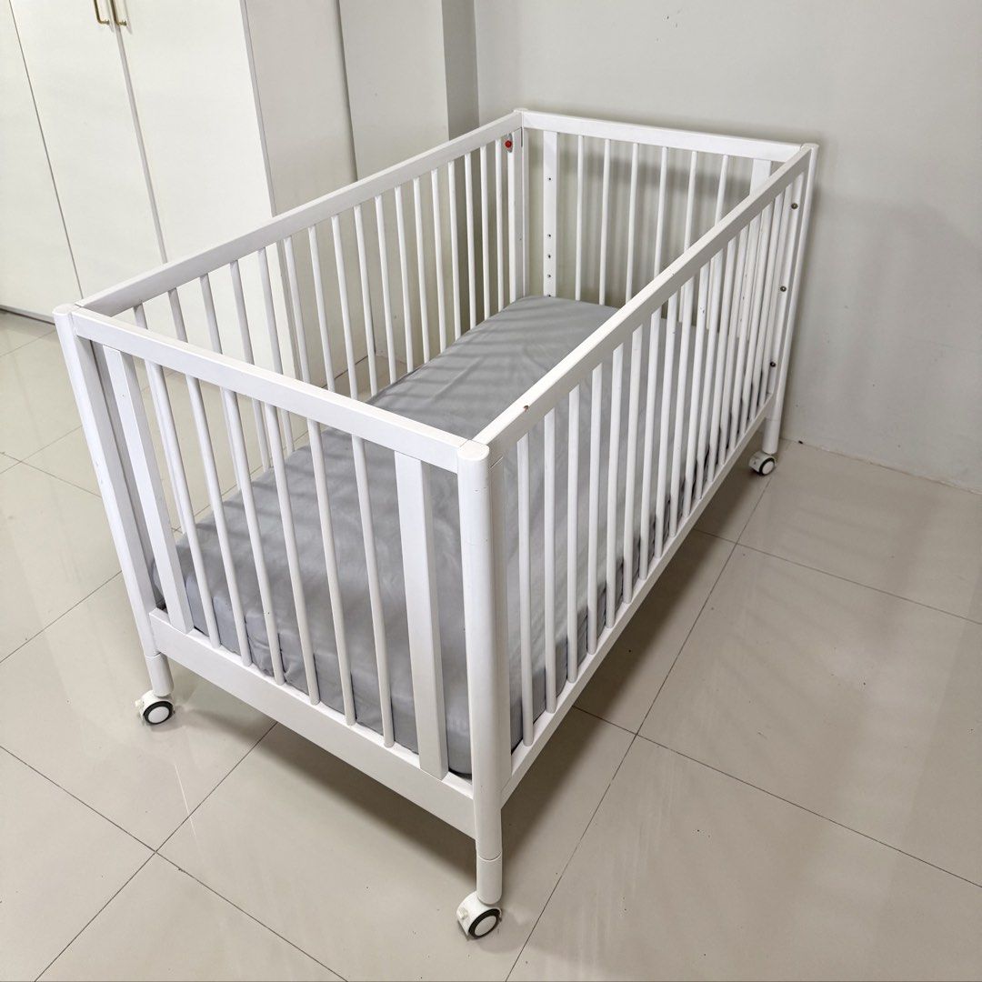Cooper Standard 4in1 Convertible Crib (Category: Cots & Cribs) located in La Trinidad. Submitted by paolaaaa (Listing ID 1463736738, Image 1). Description: Cooper Standard 4in1 Convertible Crib The Cooper Crib Details: • Newborn crib with up to 5 adjustable bed heights • Co-sleeper • Playpen • Toddler sofa/ daybed • Condition: Good — with visible cosmetic paint chips/scratches due to storage; fully functional. Bought brand new from Lily and Tucke