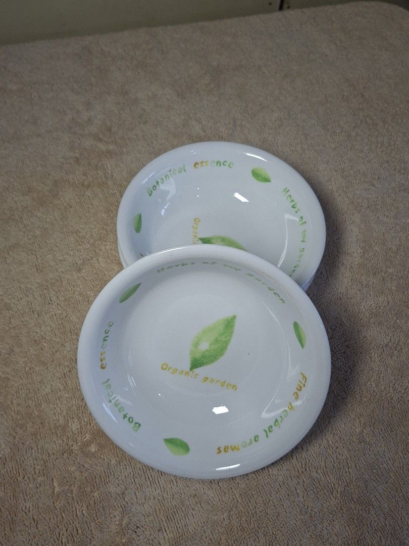 Corelle Small Shallow Bowl 13.5cm (Category: Dinnerware & Cutlery) located in Consolacion. Submitted by luxekerei (Listing ID 1463951611, Image 3). Description: .