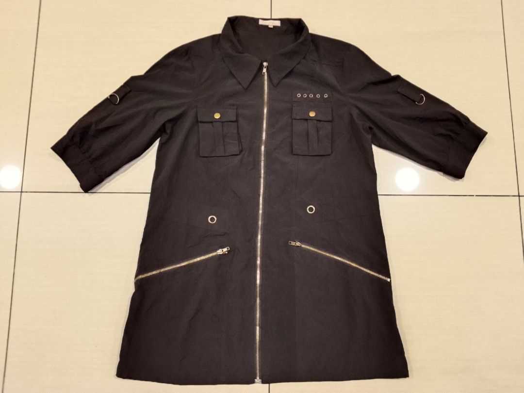 Costa Blanca utility style jacket / full zip tunic (Category: Coats, Jackets and Outerwear) located in Manila. Submitted by newage.vintage (Listing ID 1464009504, Image 2). Description: - brand: Costa Blanca - size: XL/ TG - 80% polyester - 15% rayon - 5% spandex - Design: double chest flap pockets with button snap closure, diagonal zip pockets, utility or cargo look - dimes 31X22.