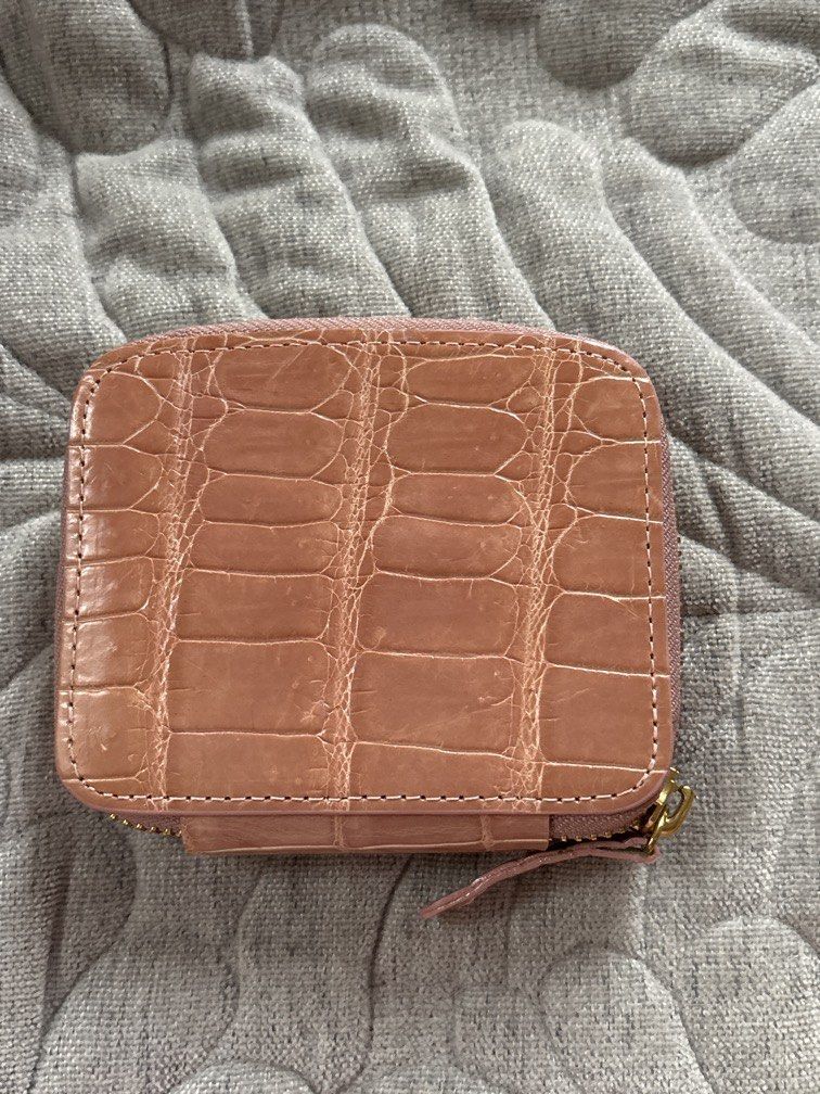 Croc pattern compact wallet (Category: Wallets & Card holders) located in Calamba. Submitted by cur8d (Listing ID 1463992008, Image 1). Description: color is blush pink.