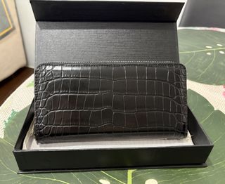 (Category: ) located in . Submitted by smallluxurymall (Listing ID 1463789744, Image 1). Description: .