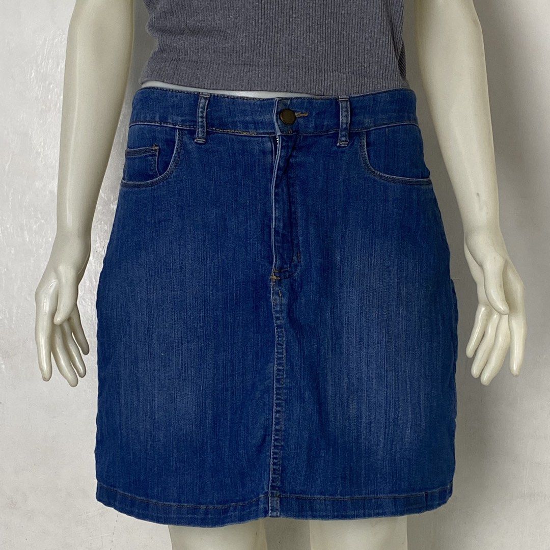 Croft&Barrow 🌸 | Indigo Classic Denim Skort (Category: Skirts) located in Bulacan. Submitted by orc.ph (Listing ID 1464034891, Image 3). Description: Croft&Barrow 🌸 | Indigo Classic Denim Skort Material Used: 77% Cotton 22% Polyester - Indigo -Casual -Belt Loops -Built-In Shorts -Mid-To-High Rise -A-Line Silhouette -Multi-Pocket Layer -Button And Zip-Fly Closure ‎-Size: S ‎-Waistline: 30” ‎-Length: 16” ‎Used Condition. Minor Visible Flaws ‎ ISS