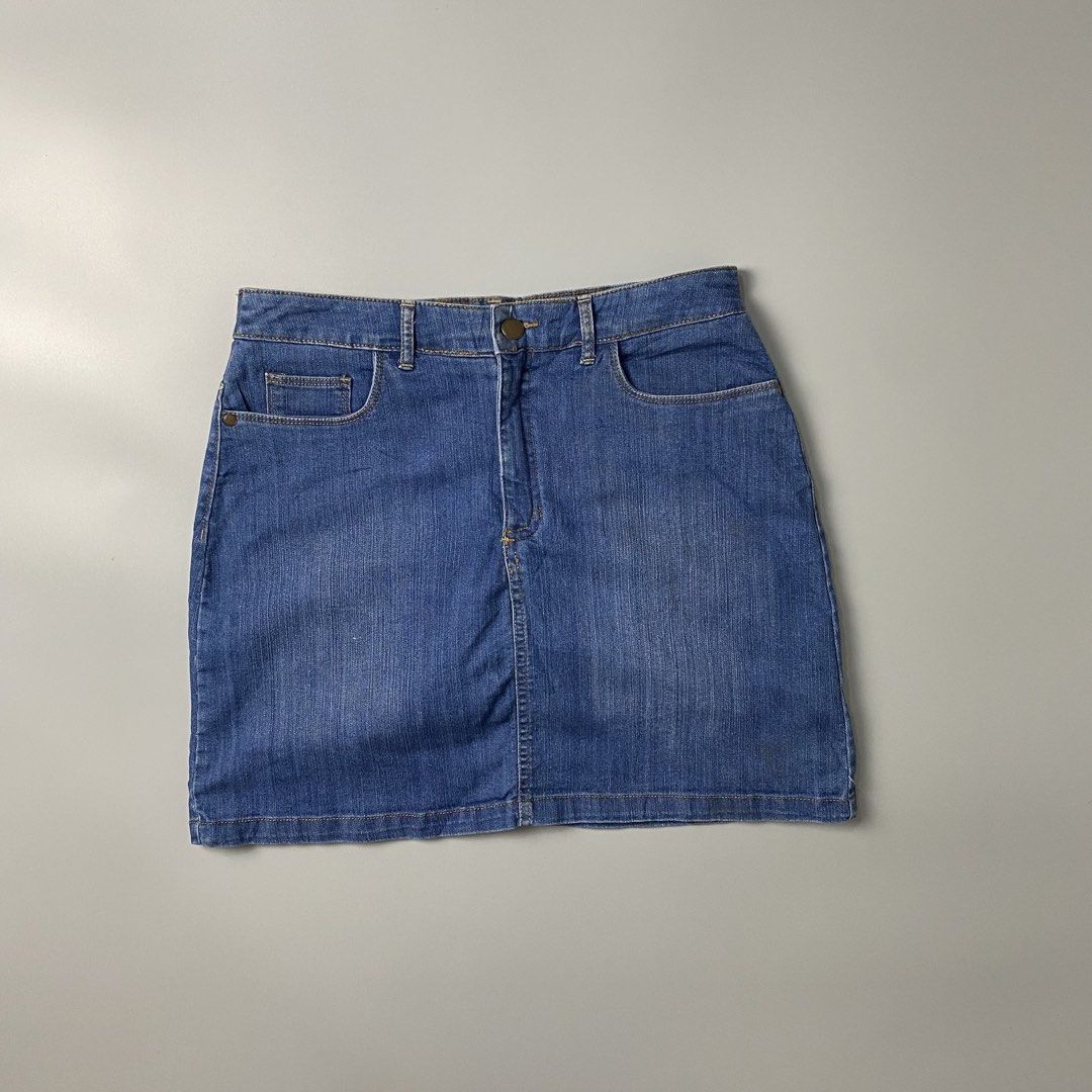 Croft&Barrow 🌸 | Indigo Classic Denim Skort (Category: Skirts) located in Bulacan. Submitted by orc.ph (Listing ID 1464034891, Image 1). Description: Croft&Barrow 🌸 | Indigo Classic Denim Skort Material Used: 77% Cotton 22% Polyester - Indigo -Casual -Belt Loops -Built-In Shorts -Mid-To-High Rise -A-Line Silhouette -Multi-Pocket Layer -Button And Zip-Fly Closure ‎-Size: S ‎-Waistline: 30” ‎-Length: 16” ‎Used Condition. Minor Visible Flaws ‎ ISS