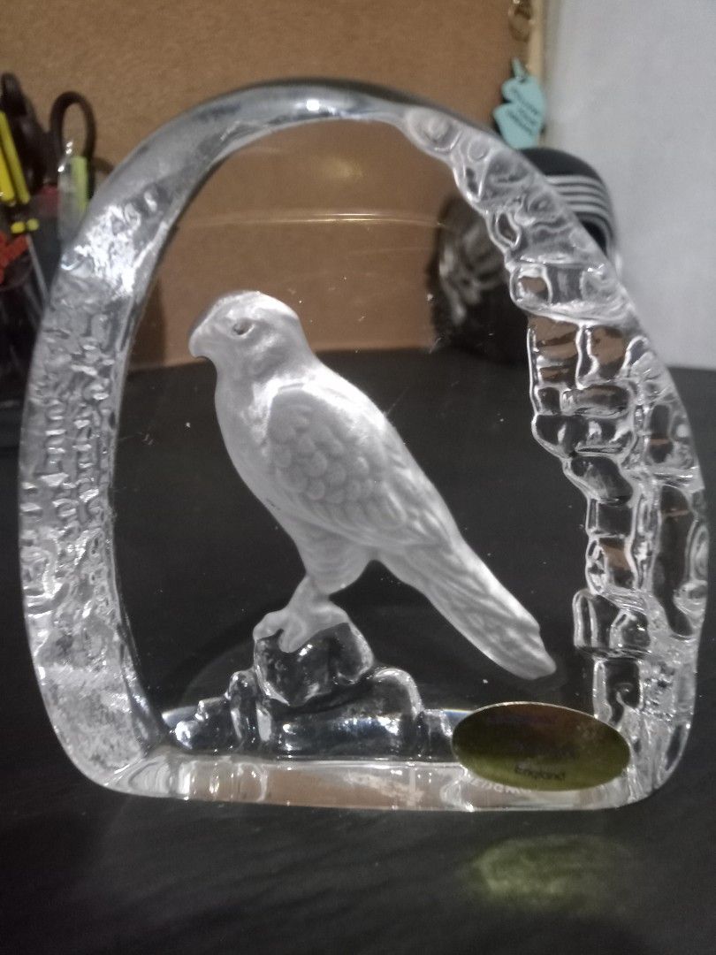 Crystal paper weight (Category: Other Home Decor) located in Makati City. Submitted by pardsroman (Listing ID 1463947778, Image 1). Description: .