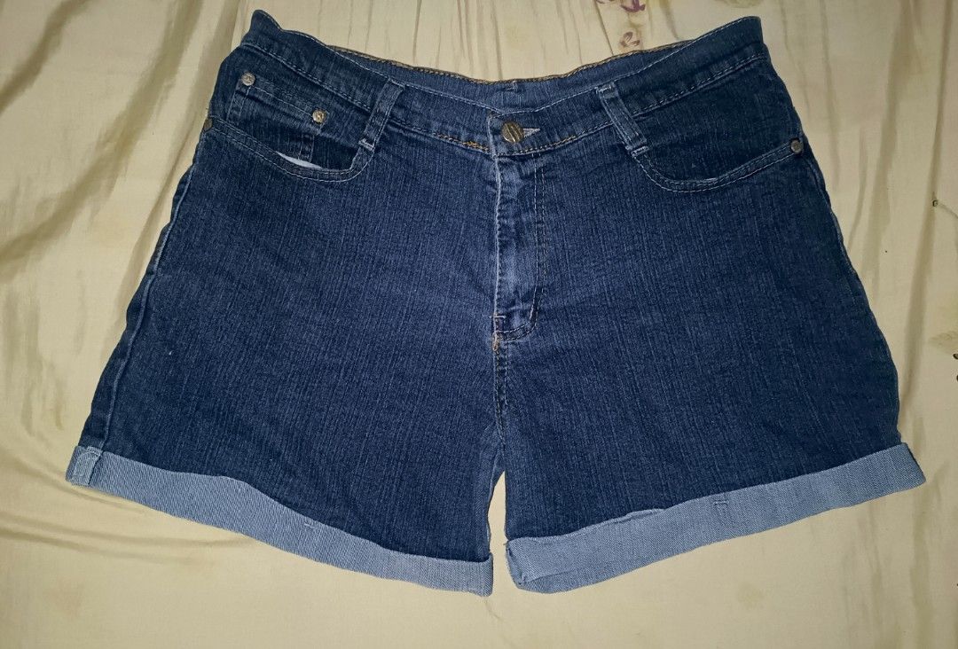 DARK DENIM SHORT FOR WOMEN (Category: Shorts) located in Quezon City. Submitted by zoesmithshop (Listing ID 1464067614, Image 1). Description: DARK DENIM SHORT - HEAVY DENIM - SIZE 31 - good condition no issue.