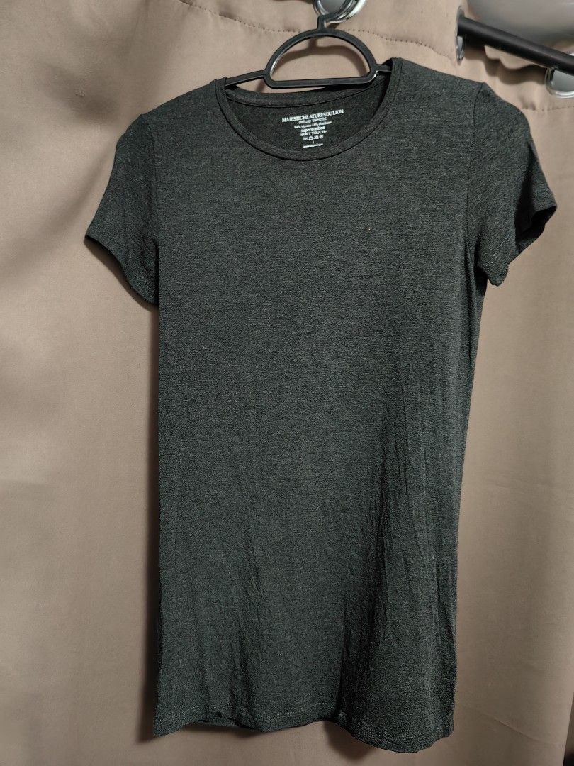 Dark Gray Basic Top (Category: Shirts) located in Malolos. Submitted by aemcloset (Listing ID 1464080515, Image 1). Description: Width 14 Length 25 Cotton stretch.