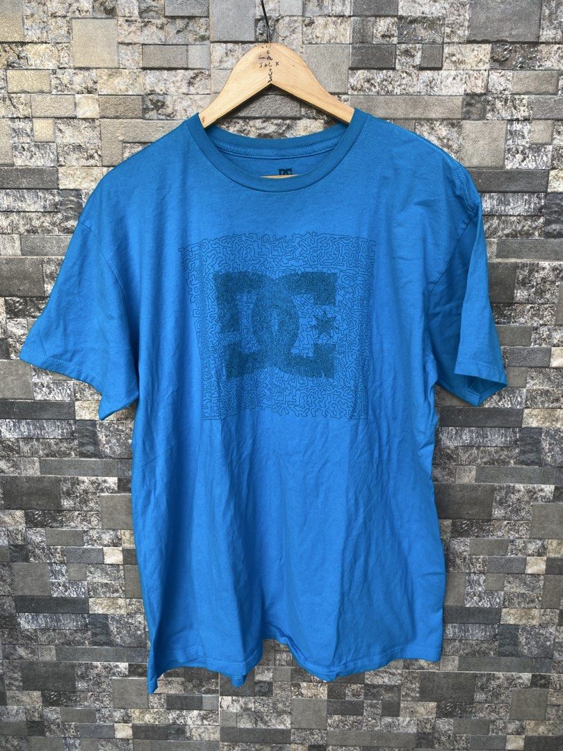 DC Shoes Usa Box Print Tee (Category: Tshirts & Polo Shirts ) located in Santa Rosa. Submitted by thriftandwrap.2020 (Listing ID 1464069754, Image 1). Description: •𝑺𝒊𝒛𝒆:Xlarge •𝑪𝒐𝒏𝒅𝒊𝒕𝒊𝒐𝒏:Excellent •𝑪𝒐𝒍𝒐𝒓 𝒓𝒂𝒕𝒆:9/10 𝗠𝗶𝗻𝗲 350.