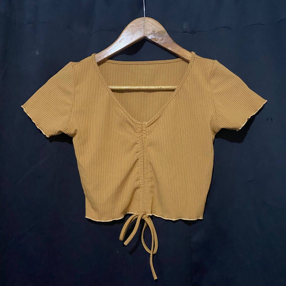 Declutter Croptop. Various Styles and Colors (Category: Sleeveless) located in Manila. Submitted by unplnndco. (Listing ID 1464071559, Image 2). Description: 1st Pic: S-M 2nd Pic: S-M 3rd Pic: S-L 4th Pic: S-L 5th Pic: S-M 6th Pic: S-M.