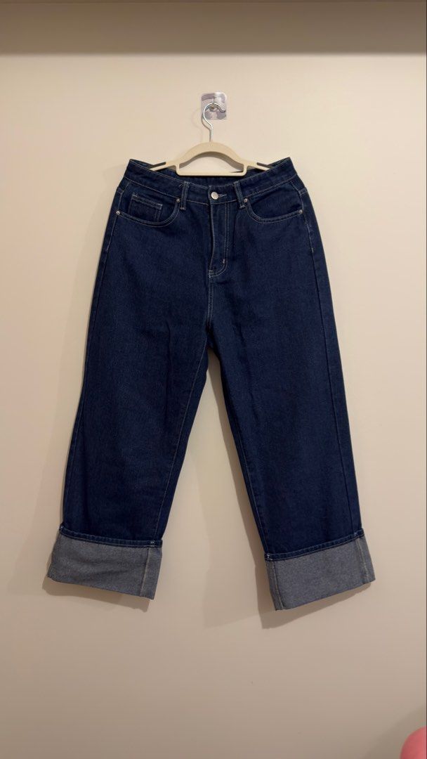 Denim pants wide leg (Category: Jeans) located in Makati City. Submitted by jessi_1004 (Listing ID 1463999114, Image 1). Description: Size: L - XL waist: 29 in | length 39 in.