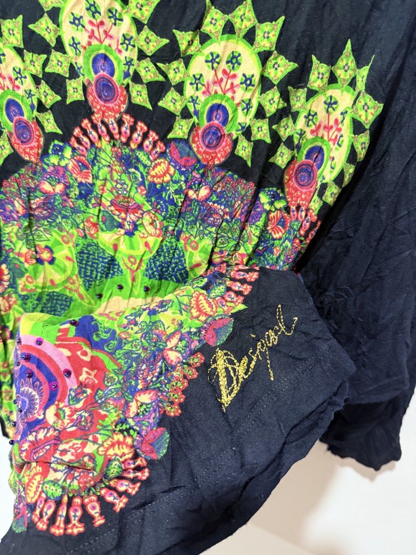 Desigual long sleeves (Category: Longsleeves) located in Digos. Submitted by olie.via (Listing ID 1464066060, Image 2). Description: Desigual women’s blouse. In good condition. In the S.