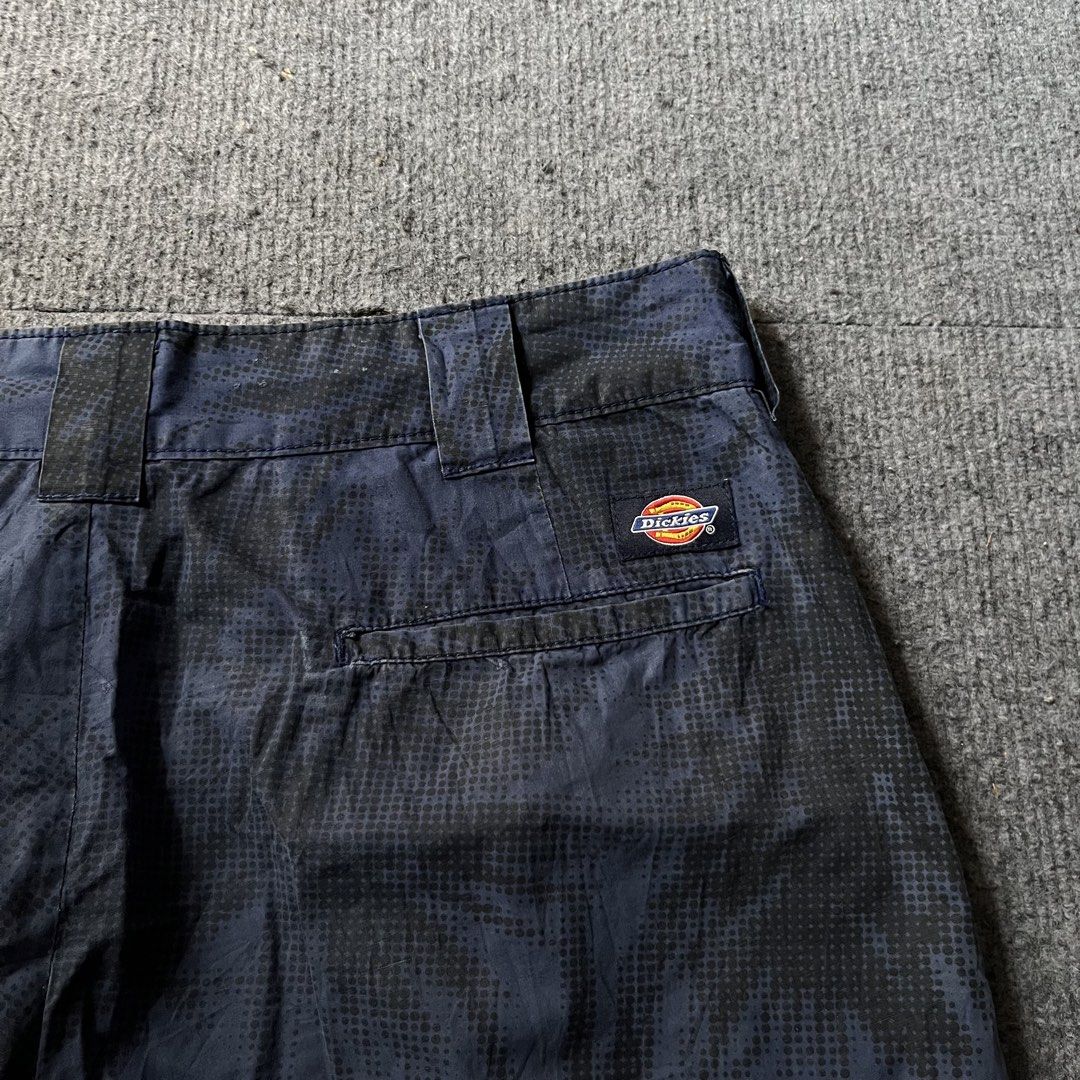 Dickies (Category: Shorts) located in Libmanan. Submitted by tolledochr88315 (Listing ID 1463989303, Image 3). Description: Excellent no issue size 32 Lenght 20 ₱350.