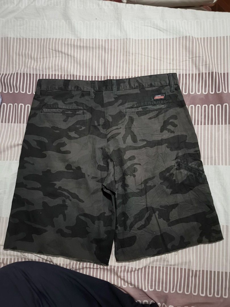 Dickies Camo Cargo Shorts Size 34 (Category: Shorts) located in Manila. Submitted by dyastenthrift (Listing ID 1464040015, Image 2). Description: - Dickies Cargo Shorts - Dark Camouflage Print - Size: 36x22 - Raw Hem - Button and Zip Fly - Two Back Pockets - Cargo Pocket on Right Leg - Ideal for Casual Wear.
