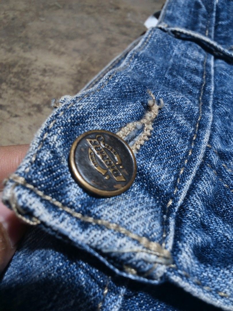 Dickies carpenter (Category: Jeans) located in General Santos City (Dadiangas). Submitted by francfind (Listing ID 1464068654, Image 3). Description: Dickies vintage blue carpenter dinem ‎ ‎Dimes ‎W-36 ‎L-43 ‎T-16 ‎Lo-10 ‎ ‎Hard / thick / heavy ‎Excellent condition ‎Color rate:9.5/10 ‎No issue ‎Need wash ‎ ‎Mine:1300ship ‎ ‎Location: mindanao gensan santos city (9500) ‎.