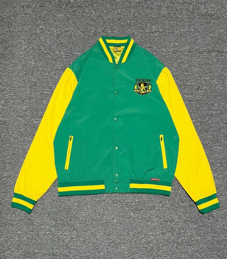 DICKIES CLASSIC Y2K JACKET (Category: Coats, Jackets and Outerwear) located in Caloocan City. Submitted by wewearworn (Listing ID 1464066652, Image 1). Description: Large Best Fit 23 x 27 Almost new pa No Issues 9.8/10 Color Rate.