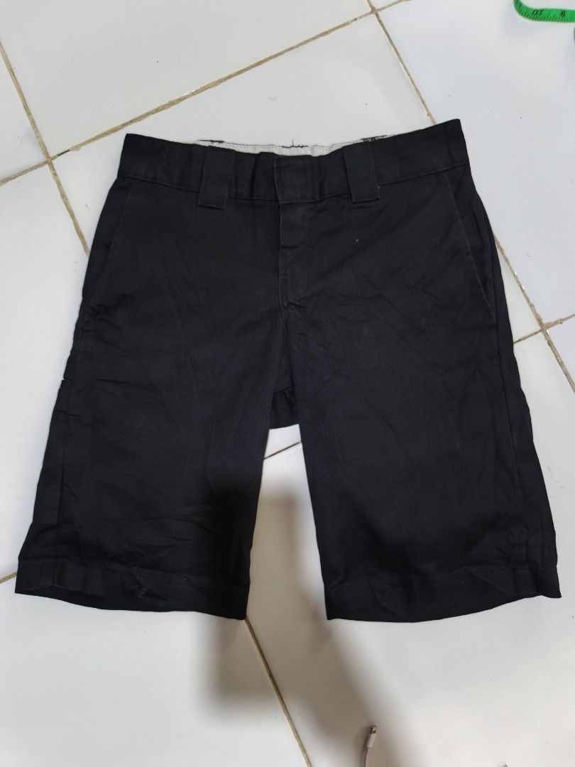 DICKIES SHORT (Category: Luxury Apparel) located in Tacurong. Submitted by lyjetbrandedfinds_1827 (Listing ID 1463973748, Image 1). Description: 30" waist x 20" length As new.