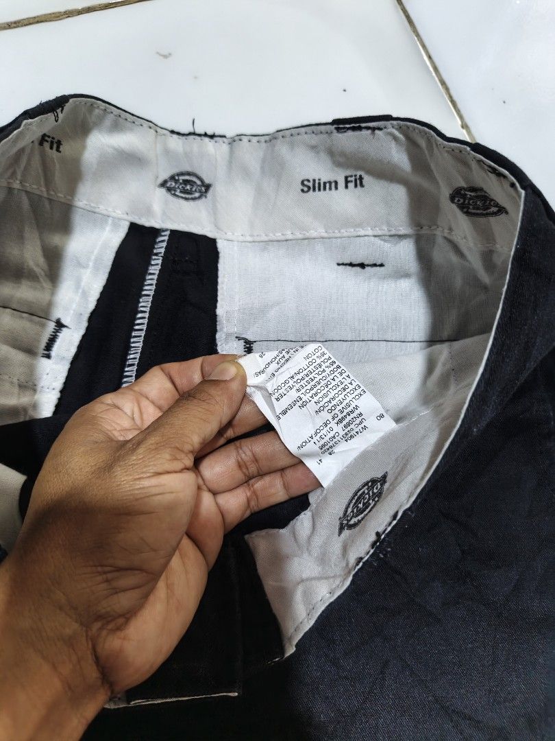 DICKIES SHORT (Category: Luxury Apparel) located in Tacurong. Submitted by lyjetbrandedfinds_1827 (Listing ID 1463973748, Image 3). Description: 30" waist x 20" length As new.