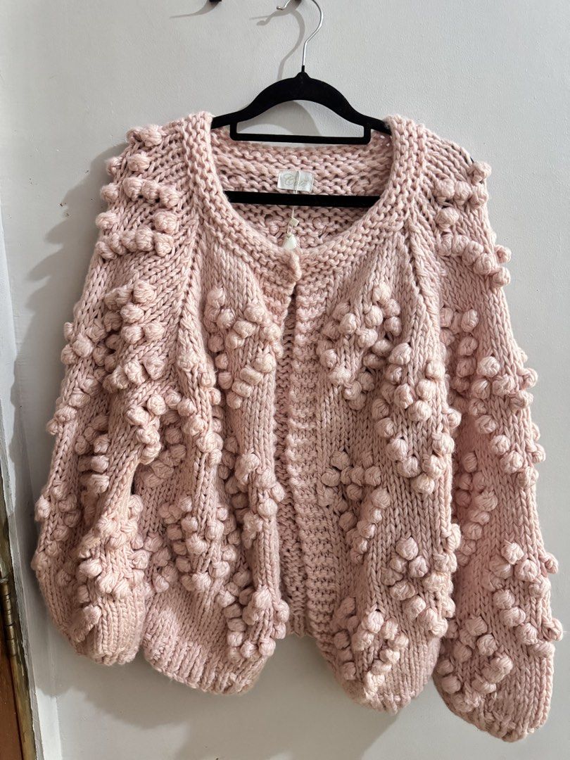 dina bobble-stitch (Category: Others Tops) located in Manila. Submitted by peppaa.834 (Listing ID 1463981147, Image 1). Description: .