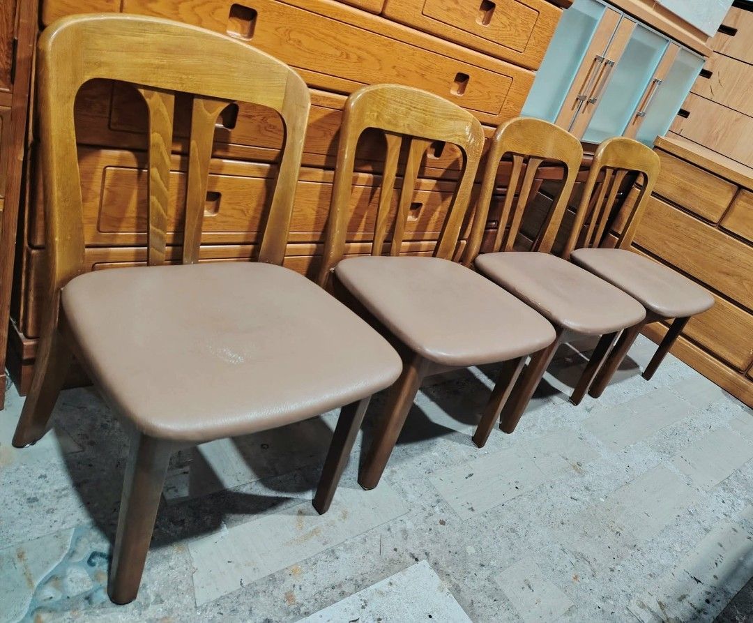 Dining Chairs 4pcs. (Category: Chairs) located in Taguig. Submitted by sydney08.owl (Listing ID 1463990965, Image 1). Description: Solid wood, leather seat cover.