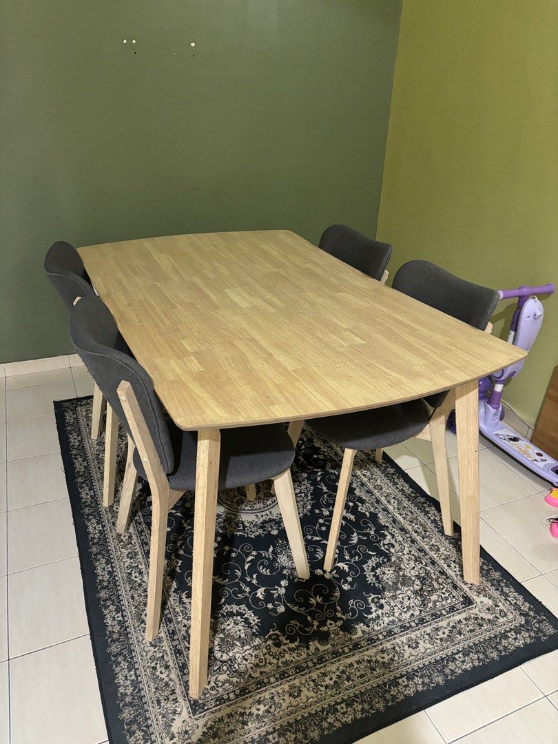 Dining table (Category: Dinnerware & Cutlery) located in Kuantan. Submitted by shera24434 (Listing ID 1463986356, Image 2). Description: JUALAN PINDAH RUMAH COD/ PICKUP AREA KUANTAN, PAHANG.