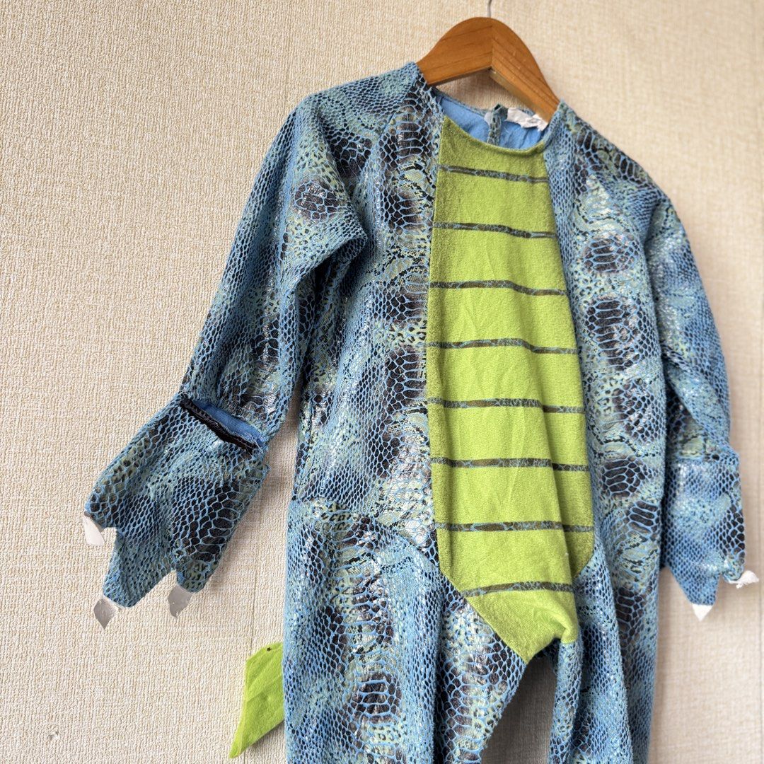 dinosaur kids costume (Category: Babies & Kids Fashion) located in Baguio. Submitted by mapa_laku (Listing ID 1464102247, Image 2). Description: .