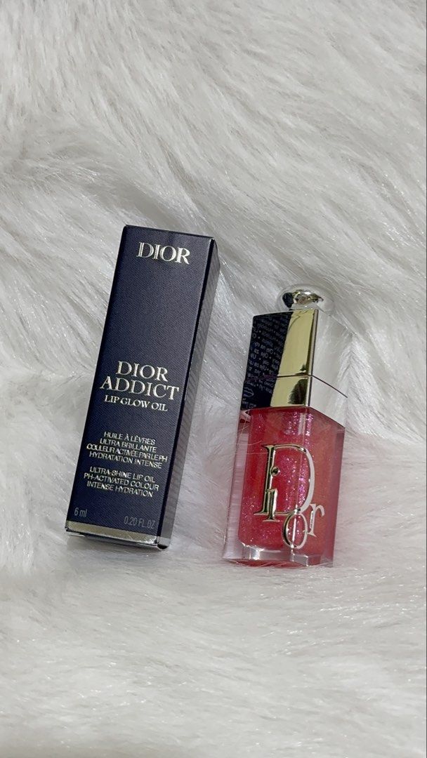 Dior Addict Lip Glow Oil & Case (Category: Makeup) located in Caloocan City. Submitted by anicaaaaaa (Listing ID 1463942695, Image 2). Description: Details: • Original Dior • Shade 072 / Fizzy Pink Sparkly • New and unused • Expiration: 11/2028 • Comes with Dior paper bag • Original price: ₱2,650 • Selling price: ₱2,000 Dior Lip Glow Oil Pink Case • Original • New and unused • GWP (Gift With Purchase) • Received with a minimum P15,000 purchase fr