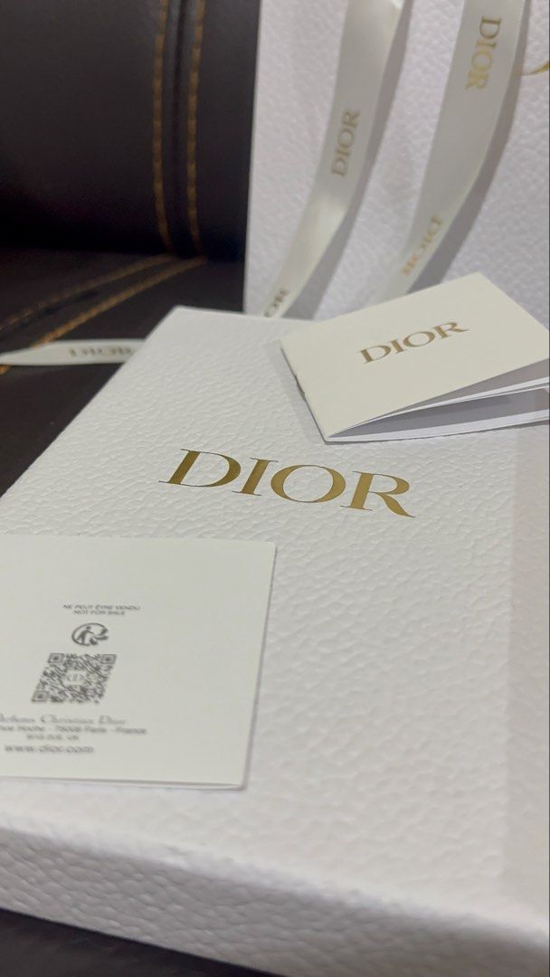 Dior Nail Set (Category: Hands & Nails) located in Caloocan City. Submitted by anicaaaaaa (Listing ID 1463942423, Image 2). Description: Authentic Dior Nail Set Missing few amount Free Delivery nearby areas (Makati).