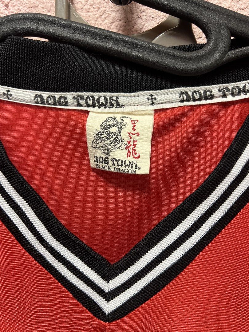 Dog Town Black Dragon Jersey (Category: Activewear) located in Nabua. Submitted by gandathriftstore (Listing ID 1463970936, Image 3). Description: FOR SALE ‼️‼️‼️ DOG TOWN JERSEY BLACK DRAGON COLOR RATE 10/10 Condition excellent 10/10 issue last pic bubble gum stain Dimension 25x32.
