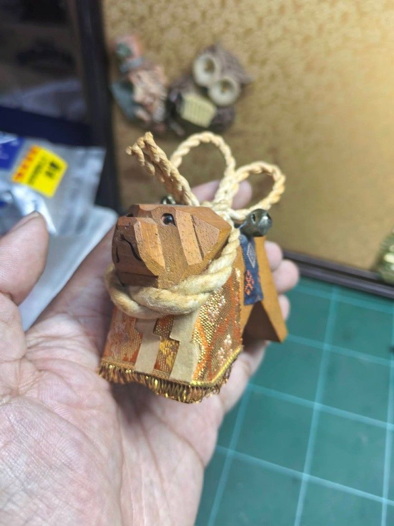 Dog Wood Carving (Category: Other Home Decor) located in Cebu City. Submitted by dudes_villanueva (Listing ID 1463942483, Image 1). Description: Dog Wood Carving 🐕 In excellent condition..