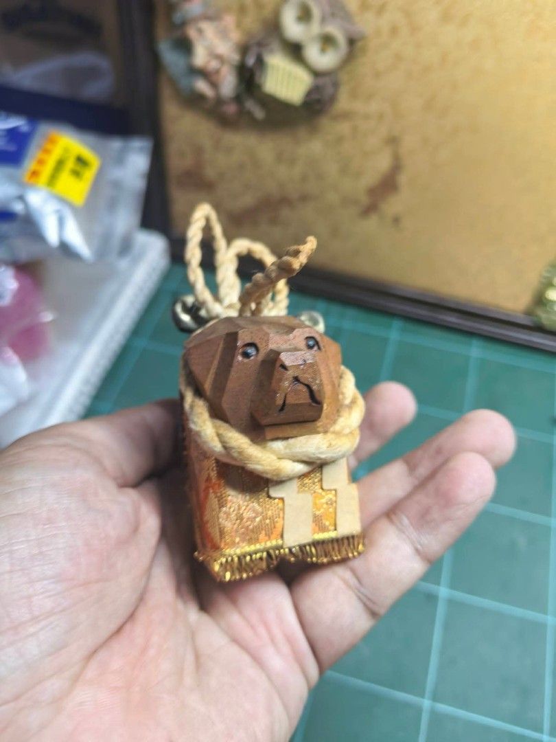 Dog Wood Carving (Category: Other Home Decor) located in Cebu City. Submitted by dudes_villanueva (Listing ID 1463942483, Image 2). Description: Dog Wood Carving 🐕 In excellent condition..