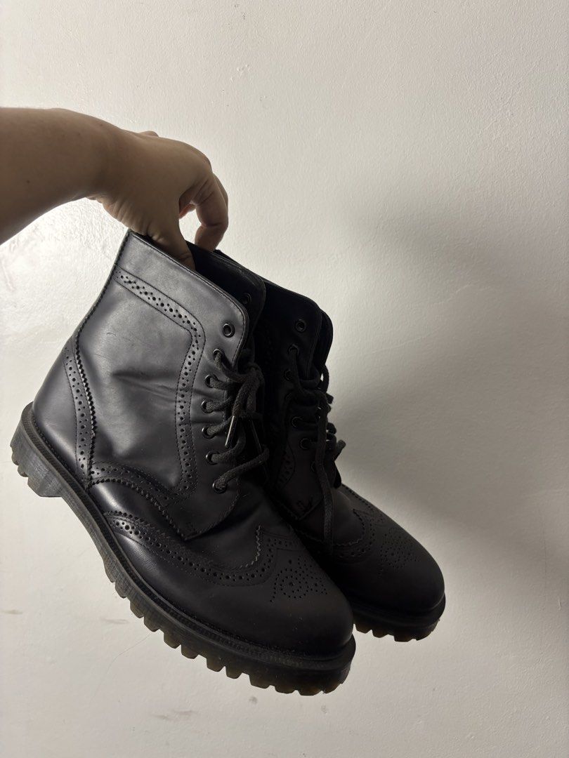 Dr. Martens Ormond Wingtip Brogue Boots (Category: Boots) located in San Fernando. Submitted by kayemanalac_05 (Listing ID 1464040310, Image 2). Description: .