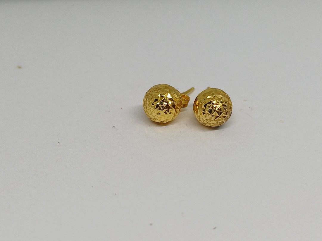 EARRINGS (Category: Earrings) located in Makati City. Submitted by divinejewels.ph (Listing ID 1463999666, Image 3). Description: GJU-882 EARRING STUD BALL 18KYG 1.27GRAMS 8MM PHP 26,000.00.
