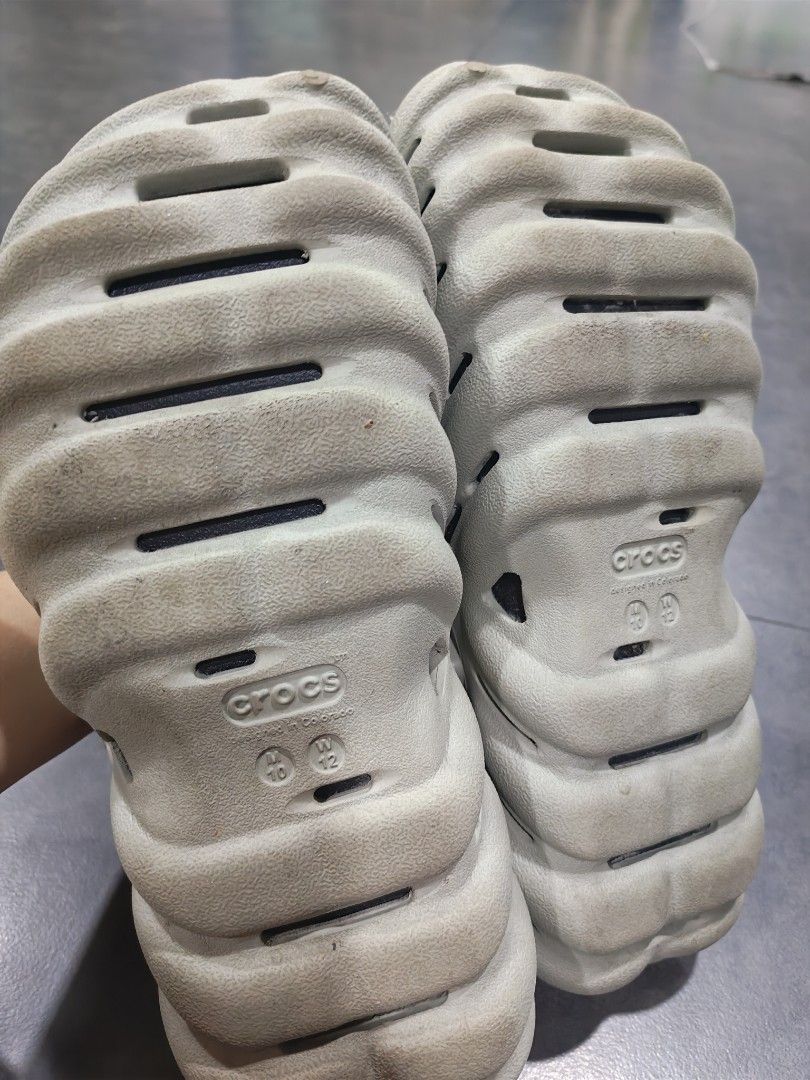 Echo clogs Crocs (Category: Slippers & Slides) located in Quezon City. Submitted by abrilita (Listing ID 1463985760, Image 2). Description: Good as new pa, linis lang sa apakan kulang 🙂 M-10 W-12 Original.