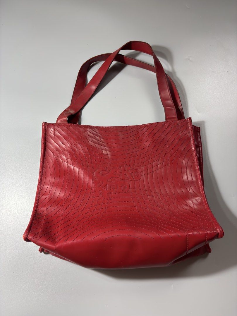 Ecko Red Leather Tote Bag (Category: Luxury Bags & Wallets) located in Balungao. Submitted by alldriftedgears (Listing ID 1464100618, Image 1). Description: Ecko Red Leather Tote Bag/Shoulder Bag.
