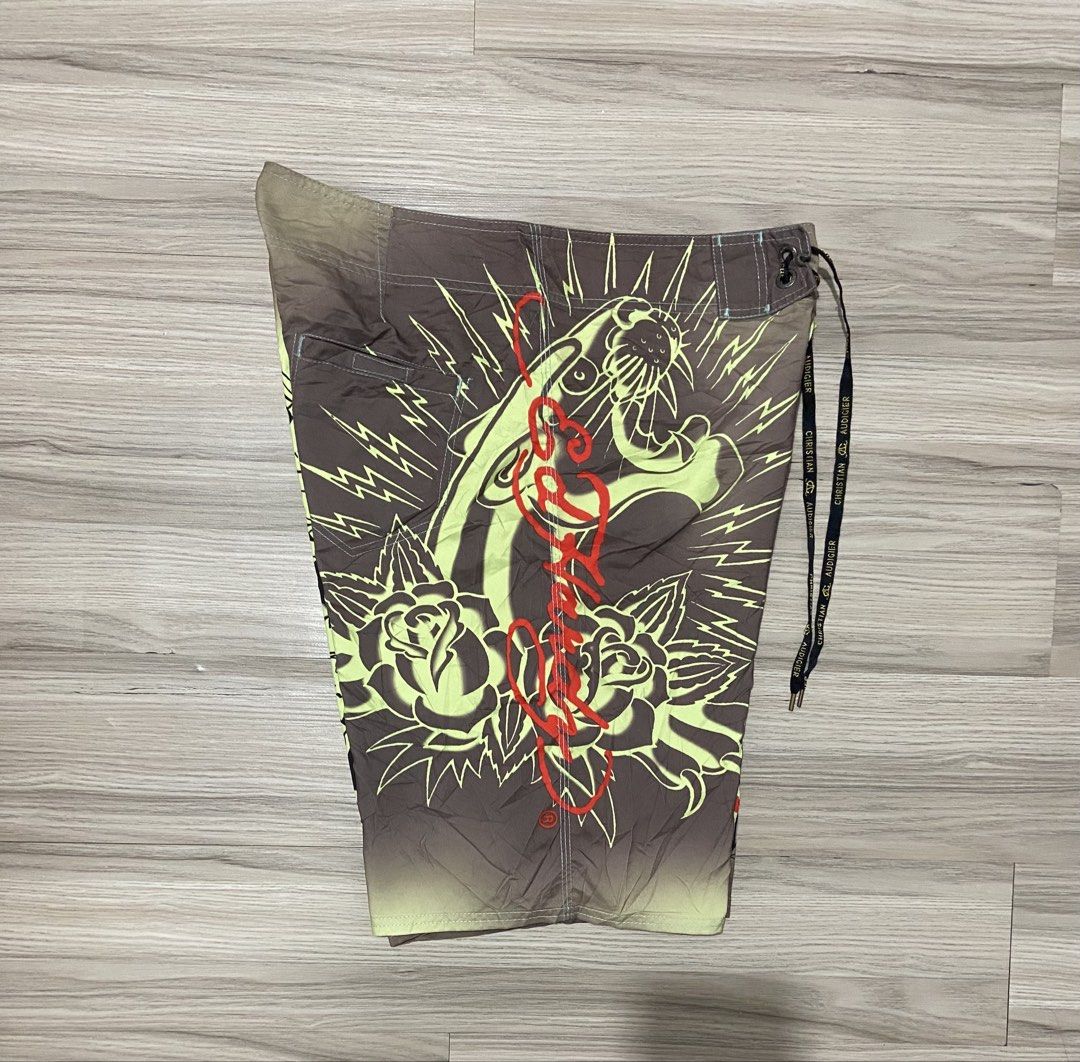 Ed Hardy Surf or Die boardshort (Category: Shorts) located in Cebu City. Submitted by charlyx (Listing ID 1464015502, Image 3). Description: Excellent to as new No issue Size 32-34 Length 21.