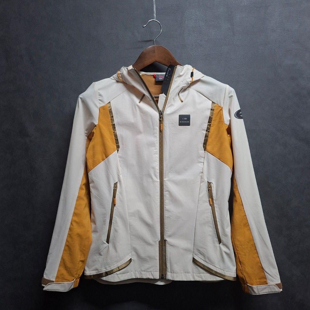 Eider Xenium Hooded Outdoor Trekking Softshell Jacket (Category: Coats, Jackets and Outerwear) located in Victoria. Submitted by have.thrift (Listing ID 1464023517, Image 3). Description: 𝐏𝐫𝐢𝐜𝐞: ₱ 850 𝐉𝐚𝐜𝐤𝐞𝐭: Eider Xenium Hooded Outdoor Trekking Softshell Jacket 𝐒𝐢𝐳𝐞: L23" x W18.5" 𝐂𝐨𝐧𝐝𝐢𝐭𝐢𝐨𝐧: LIKE NEW / GOOD AS NEW 𝐒𝐭𝐲𝐥𝐞: Outdoor 𝐅𝐚𝐛𝐫𝐢𝐜: Polyester & Spandex. No Holes, No Tears 𝐂𝐨𝐥𝐨𝐫: Preserved Off-White, Mu