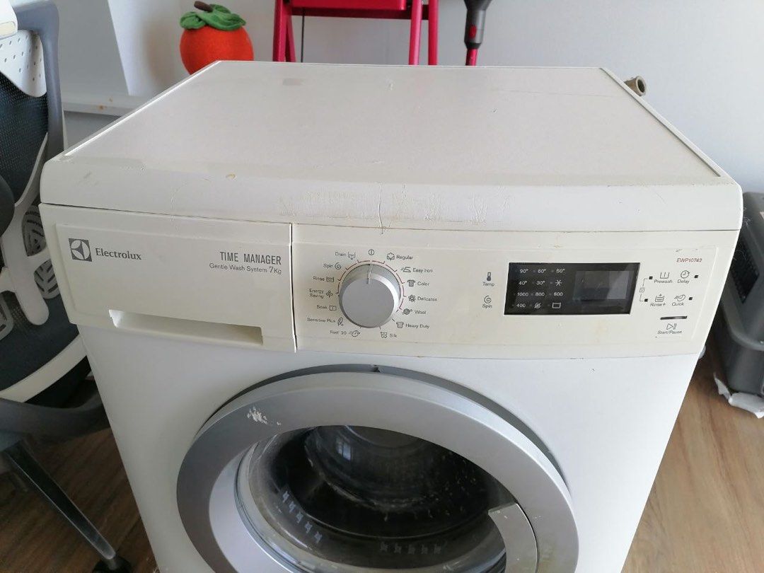 Electrolux Time Manager Washing Machine EWP10742 (Category: Washing Machines and Dryers) located in Makati City. Submitted by lovejuju72 (Listing ID 1463969354, Image 2). Description: - Electrolux Front Load Washing Machine - Model: EWP10742 - Capacity: 7kg - Features: Time Manager, Gentle Wash System - Condition: Works well - Reason for Selling: Moving - Pickup: Buyer to arrange pickup.